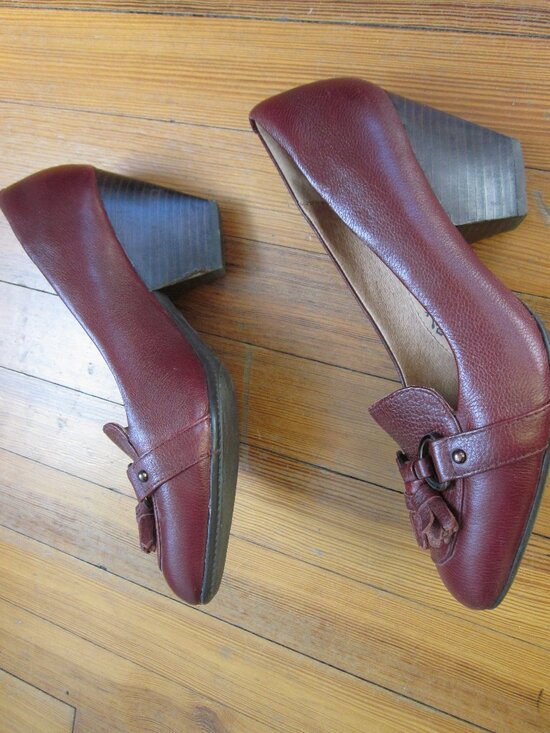 Sofft Tassel Heeled Oxford Loafers in Oxblood Burgundy Red Leather - Picture 2 of 7